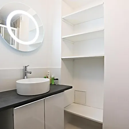 Apartment Faubourg St Denis 4 Personnes *