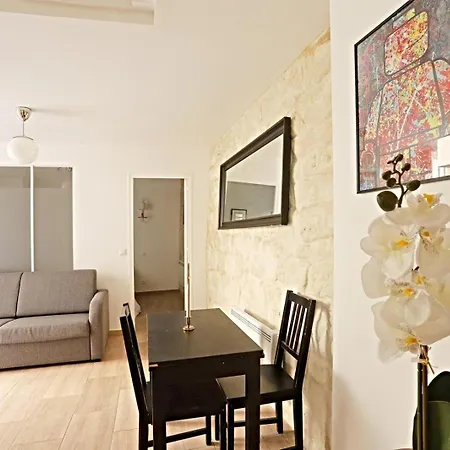 Faubourg St Denis 4 Personnes * Paris