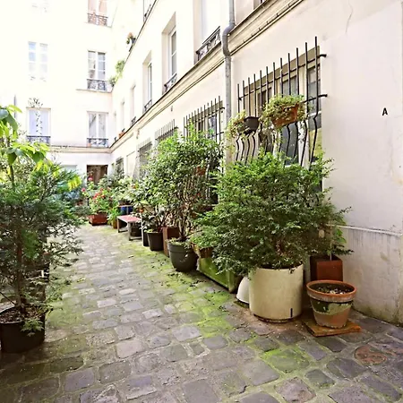 Faubourg St Denis 4 Personnes Paris